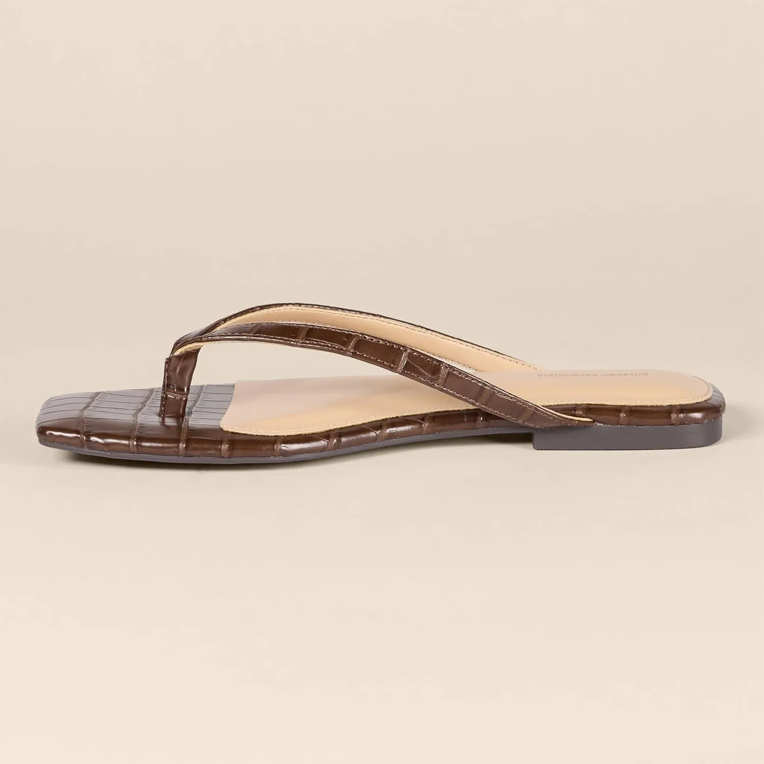 Amazon Essentials Women's Thong Sandals