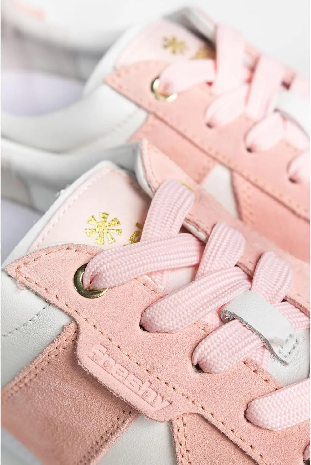 Indie Trainers. Fashion Sneakers for Women and Men. Classic Style Low-Top Street Shoes, Comfortable and Minimalist