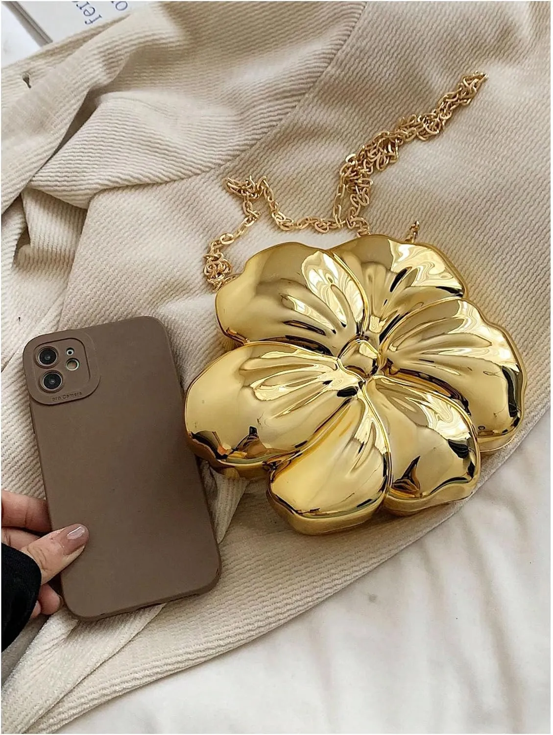 Milumia Women's Summer Metallic Flower Clutch Purse Elegant Chain Strap Crossbody Bags