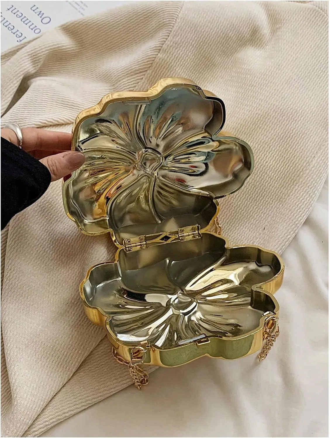 Milumia Women's Summer Metallic Flower Clutch Purse Elegant Chain Strap Crossbody Bags