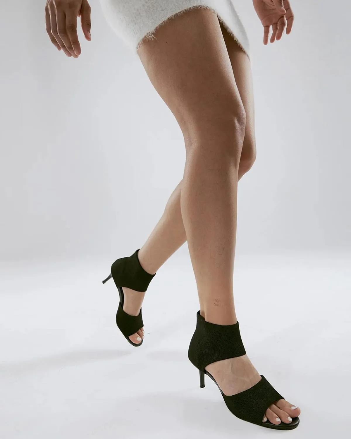 Mousse Fit Women Retro Peep Toe Elegant Stiletto Low Heeled Sandals Breathable Mesh Knit Elastic Design Upper Comfortable Shoes