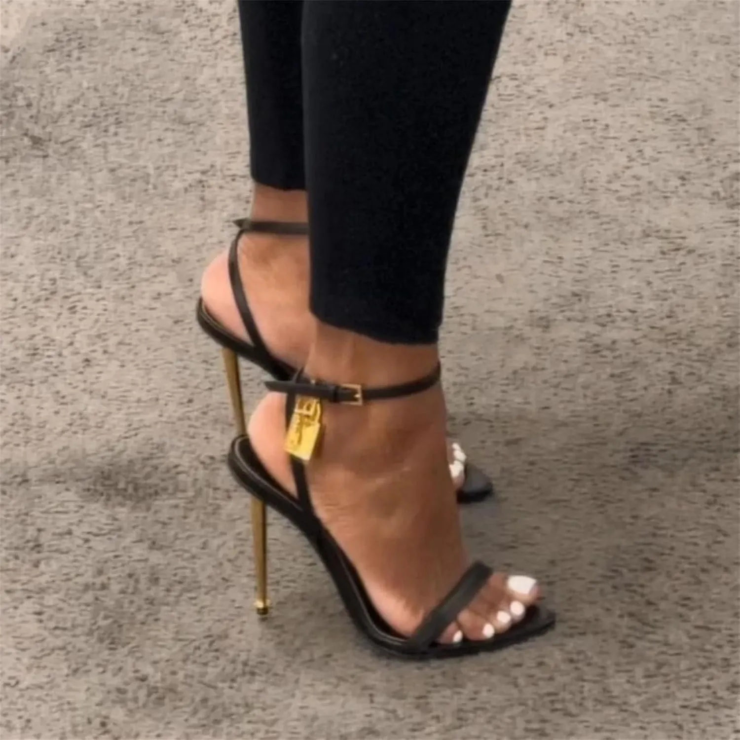 Women's Metal Lock Ankle Sandals, Patente Leather Cat walk High Heels