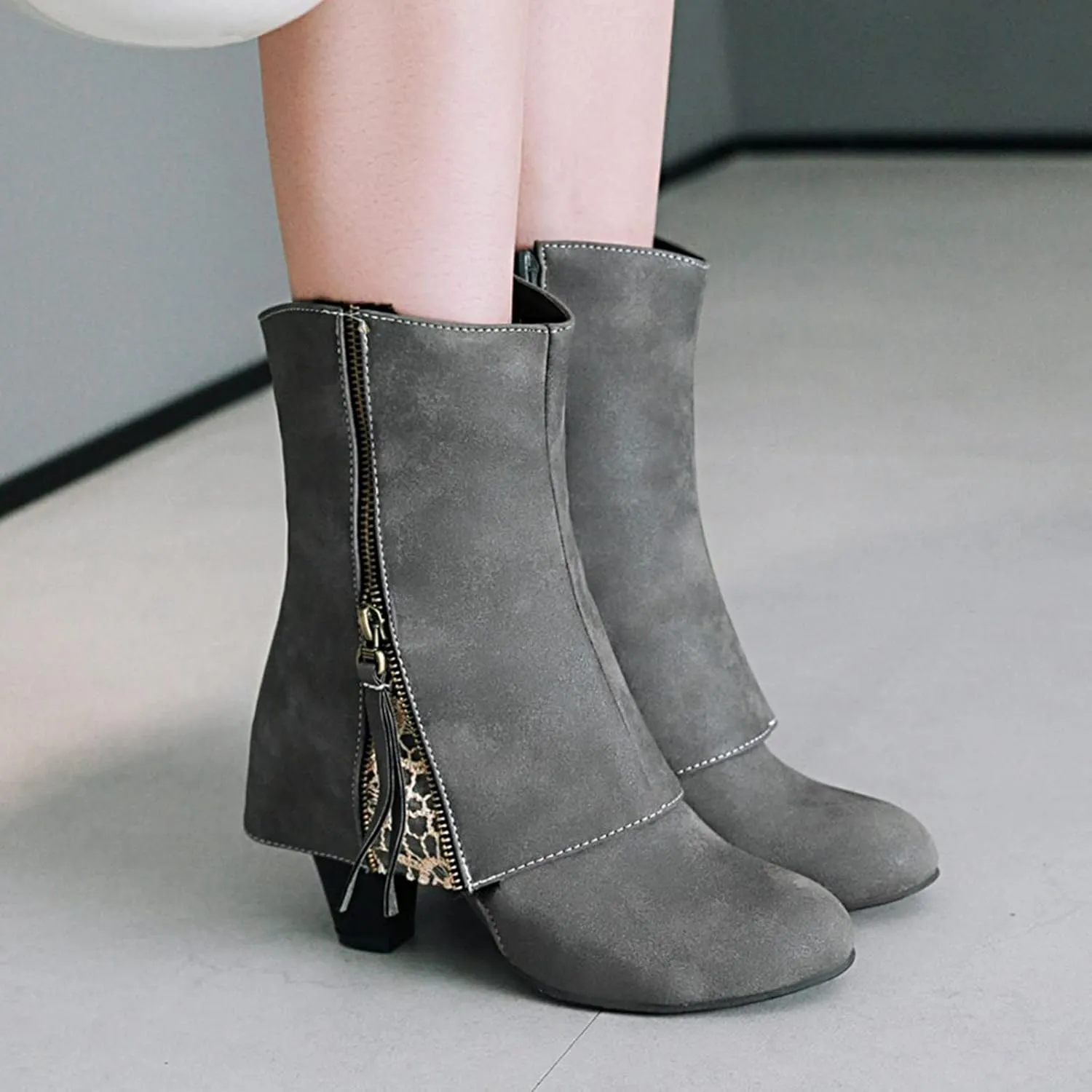 Womens Snake Skin Cowboy Boots Ladies Autumn And Winter Fashion Handsome Retro Embroidery Lambskin Boots Women